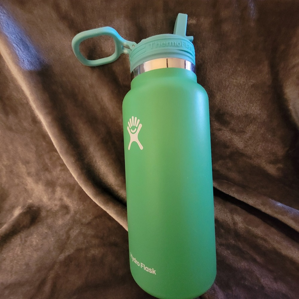 Hydro Flask Water Bottle‎ Unisex 32oz Spearmint Good Wide Mouth W32BTS340 Dent